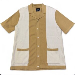 LIKE NEW Abercrombie & Fitch Knit Short Sleeve Button Down, Size M